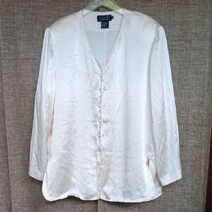Jeremy Spenser Elegant Cream Button-Up Silk Blouse